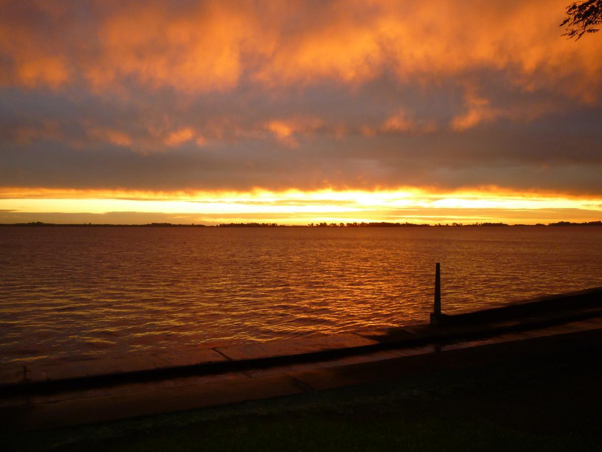 Villa De La Costa Chascomus Bagian luar foto